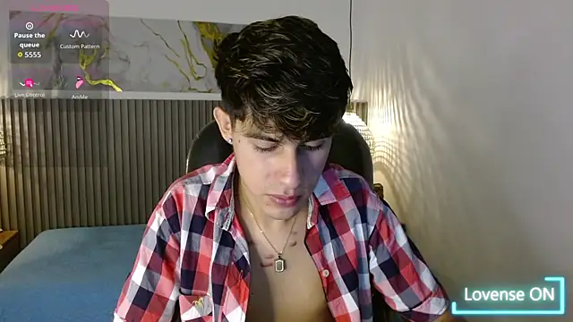 Dyla n18 online show from December 2, 7:37 pm