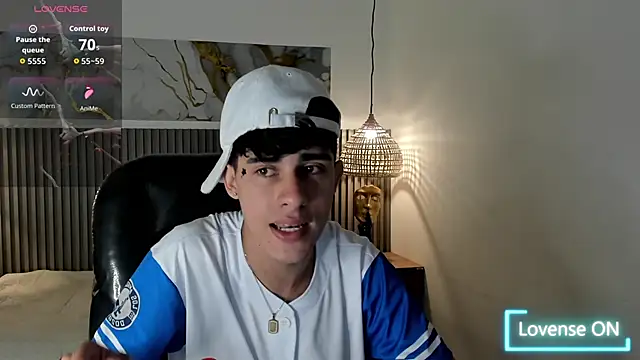 Dyla n18 online show from April 5, 8:04 pm