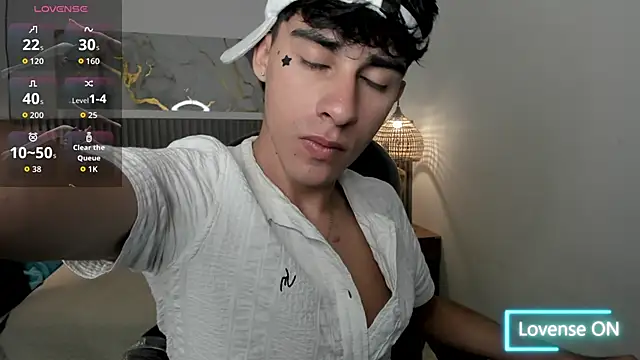 Dyla n18 online show from April 7, 8:43 pm