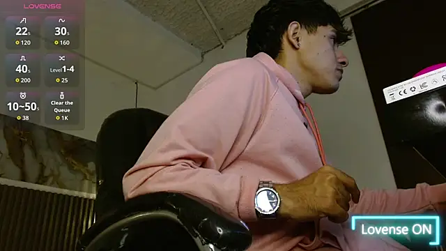 Dyla n18 online show from December 5, 5:11 pm