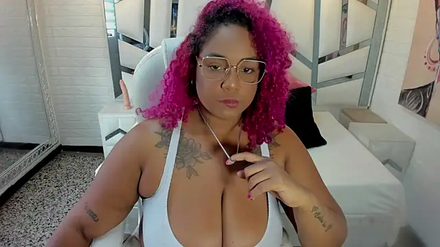 Just Gissellex online show from May 22, 1:31 pm