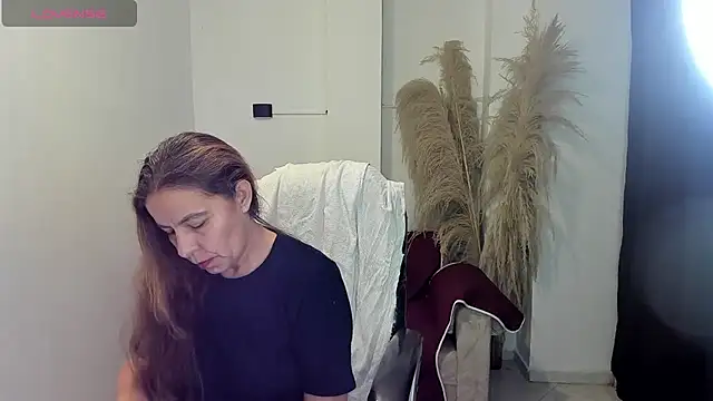 Snapshot of Milf_karlye chatting on June 14, 9:10 am Milf karlye online show from June 14, 9:10 am