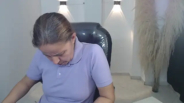 Milf karlye online show from December 22, 2:33 am