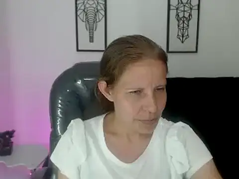 Snapshot of Milf_karlye chatting on February 18, 5:53 am Milf karlye online show from February 18, 5:53 am