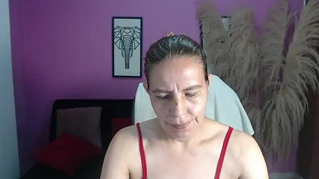 Snapshot of Milf_karlye chatting on October 24, 4:44 am Milf karlye online show from October 24, 4:44 am