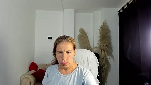 Milf karlye online show from March 25, 1:17 am