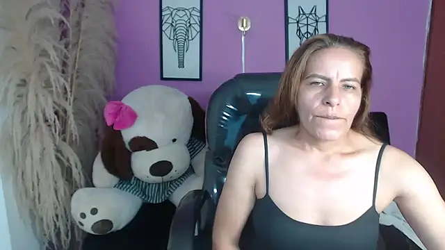 Snapshot of Milf_karlye chatting on October 1, 2:27 am Milf karlye online show from October 1, 2:27 am