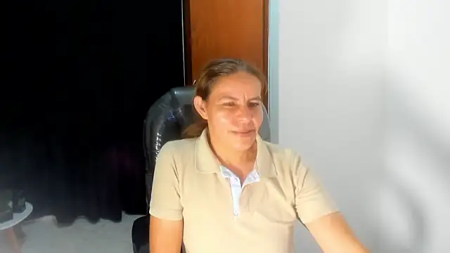 Snapshot of Milf_karlye chatting on November 23, 3:05 am Milf karlye online show from November 23, 3:05 am