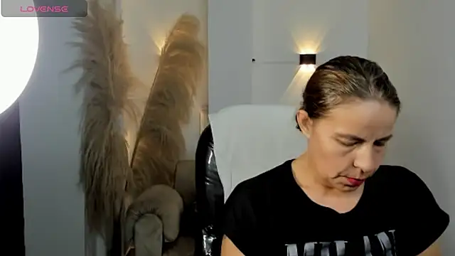 Milf karlye online show from April 15, 2:06 am