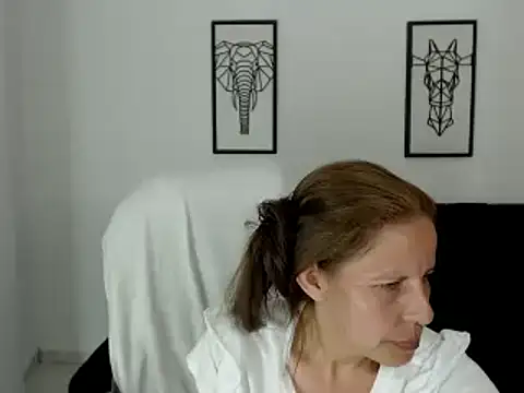 Snapshot of Milf_karlye chatting on February 16, 8:43 am Milf karlye online show from February 16, 8:43 am