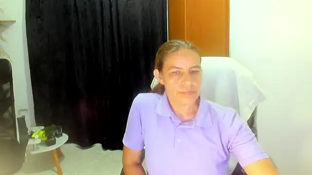 Snapshot of Milf_karlye chatting on November 22, 2:54 am Milf karlye online show from November 22, 2:54 am