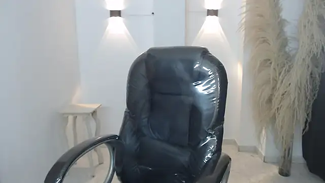 Milf karlye online show from December 20, 1:41 am