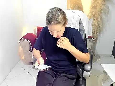 Milf karlye online show from May 21, 1:36 am