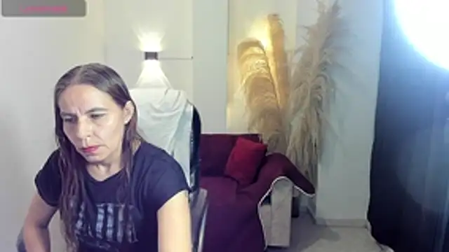 Snapshot of Milf_karlye chatting on June 12, 2:09 am Milf karlye online show from June 12, 2:09 am