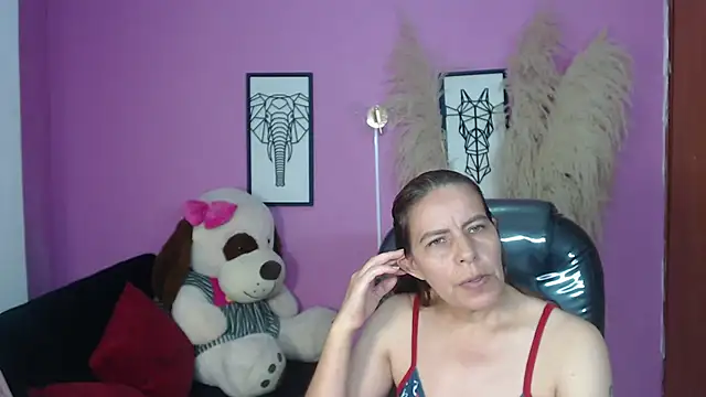 Snapshot of Milf_karlye chatting on October 12, 2:35 am Milf karlye online show from October 12, 2:35 am