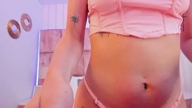 Snapshot of MonserratPeters chatting on January 22, 7:56 pm MonserratPeters online show from January 22, 7:56 pm