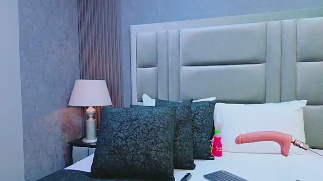 MonserratPeters online show from November 25, 7:36 pm