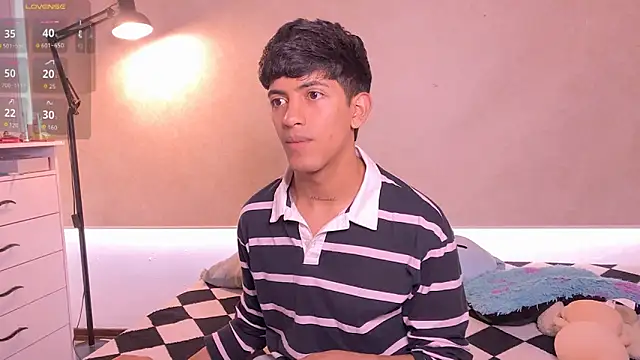 teobowny  online show from February 17, 6:49 pm