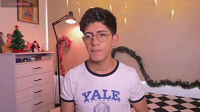 teobowny  online show from December 17, 6:46 pm