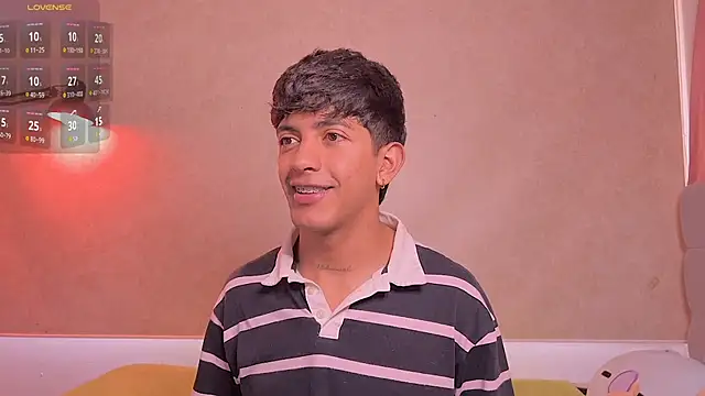 Snapshot of teobowny_ chatting on June 23, 7:23 pm teobowny online show from June 23, 7:23 pm