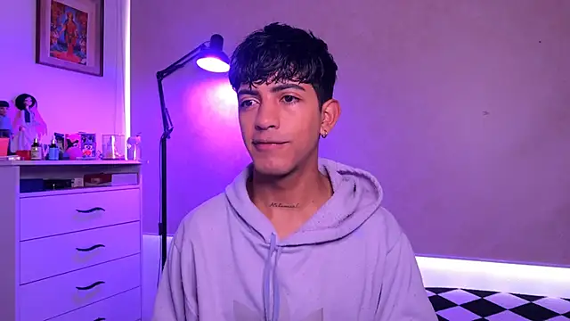 teobowny  online show from October 11, 1:23 pm