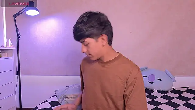 teobowny  online show from February 26, 8:31 pm