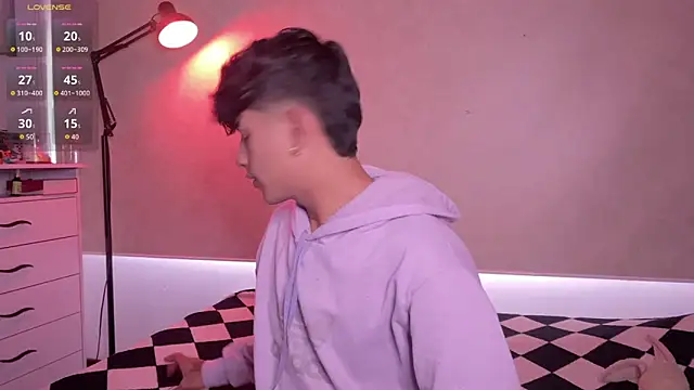 teobowny  online show from September 26, 1:40 pm