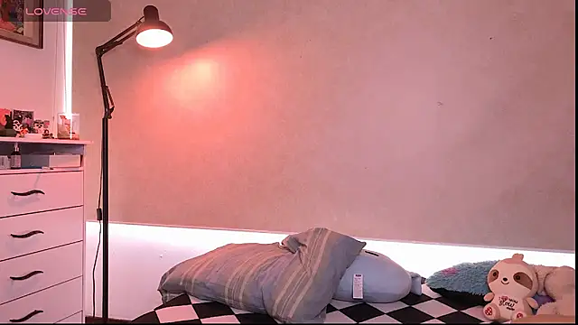 teobowny  online show from February 5, 8:48 pm