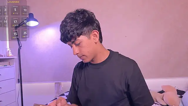 teobowny  online show from February 22, 7:48 pm