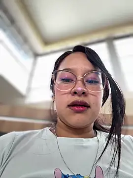 Snapshot of Liulee chatting on December 16, 4:33 pm Liulee online show from December 16, 4:33 pm