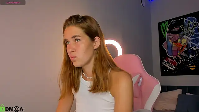 Snapshot of Jennifer_Wadee chatting on June 5, 10:37 pm Jennifer Wadee online show from June 5, 10:37 pm