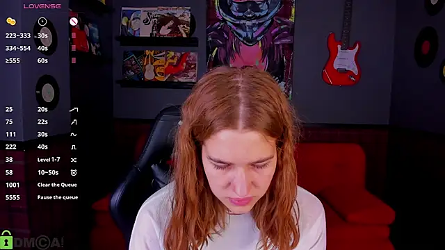 Jennifer Wadee online show from April 14, 11:10 pm