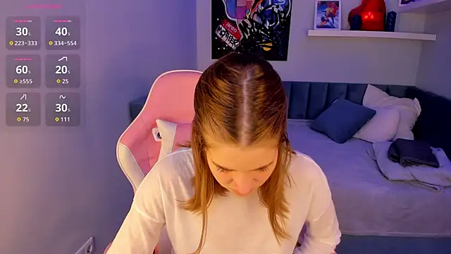 Jennifer Wadee online show from March 12, 11:31 pm