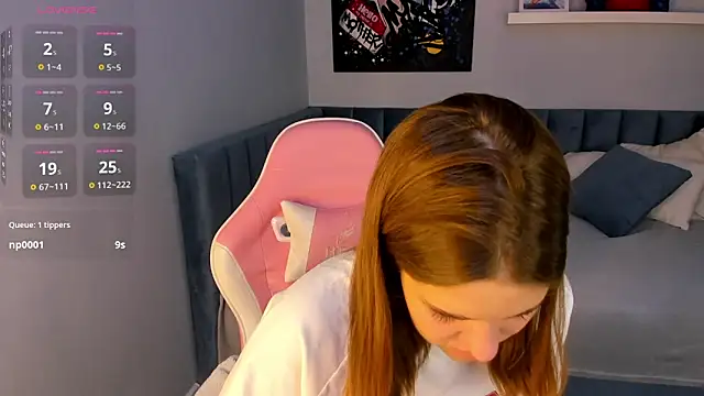 Jennifer Wadee online show from March 9, 11:19 pm