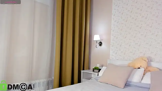 Jennifer Wadee online show from March 20, 11:39 pm