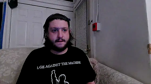 Snapshot of Marksoyer chatting on December 20, 9:00 am Marksoyer online show from December 20, 9:00 am