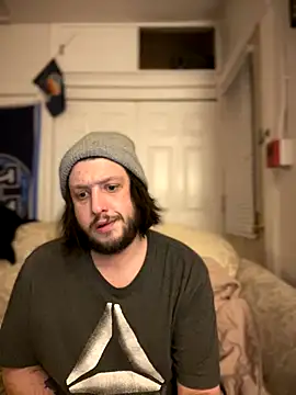 Snapshot of Marksoyer chatting on December 6, 7:15 am Marksoyer online show from December 6, 7:15 am