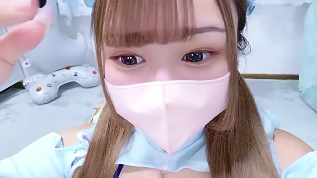 Snapshot of MAIKA_pyon chatting on October 27, 5:14 pm MAIKA pyon online show from October 27, 5:14 pm