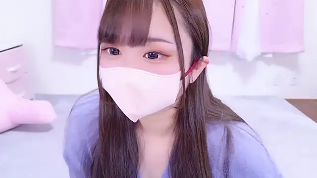 Snapshot of MAIKA_pyon chatting on November 6, 7:51 pm MAIKA pyon online show from November 6, 7:51 pm