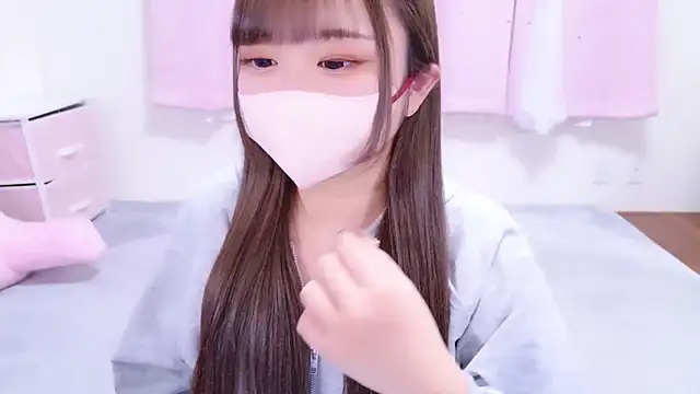 Snapshot of MAIKA_pyon chatting on November 7, 4:22 pm MAIKA pyon online show from November 7, 4:22 pm