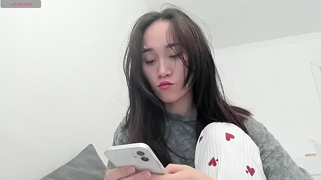 aenie online show from March 11, 8:19 am