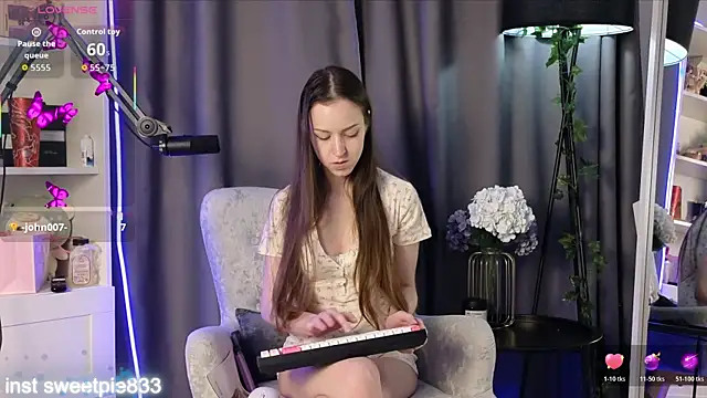 Snapshot of Anal_Girl_ chatting on May 11, 7:00 pm Anal Girl online show from May 11, 7:00 pm