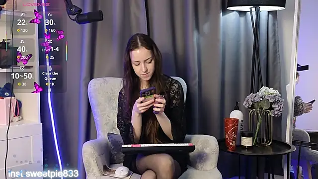 Snapshot of Anal_Girl_ chatting on July 14, 5:19 pm Anal Girl online show from July 14, 5:19 pm