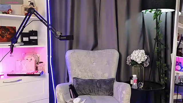 Snapshot of Anal_Girl_ chatting on May 21, 6:16 pm Anal Girl online show from May 21, 6:16 pm
