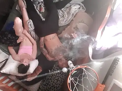 Snapshot of kingsta111 chatting on November 17, 2:21 pm kingsta111 online show from November 17, 2:21 pm