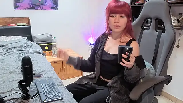 Snapshot of complicata_mente chatting on October 29, 1:21 pm complicata mente online show from October 29, 1:21 pm