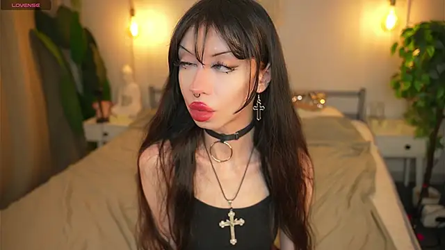 Snapshot of Devilsss_toy chatting on December 1, 3:46 pm Devilsss toy online show from December 1, 3:46 pm