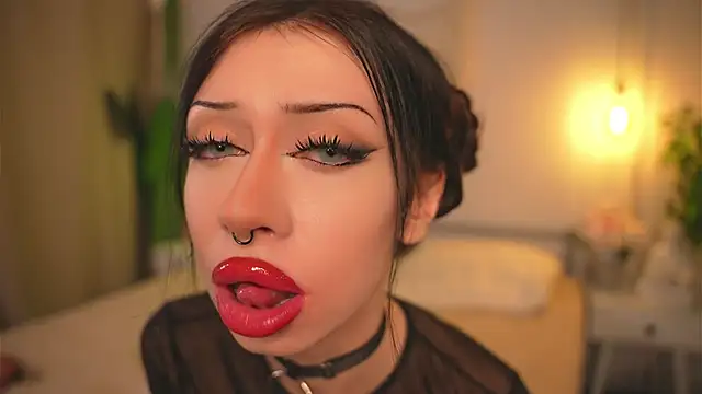 Snapshot of Devilsss_toy chatting on October 9, 4:07 pm Devilsss toy online show from October 9, 4:07 pm