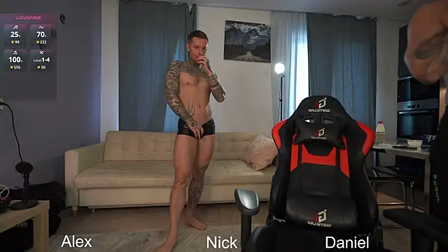 Snapshot of Alex_xxx chatting on September 27, 12:44 pm Alex xxx online show from September 27, 12:44 pm