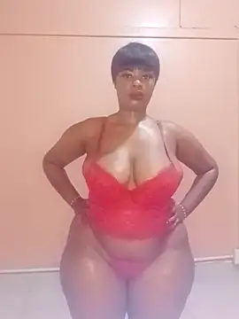 Snapshot of Luciouslips00 chatting on June 1, 1:33 pm Luciouslips00 online show from June 1, 1:33 pm